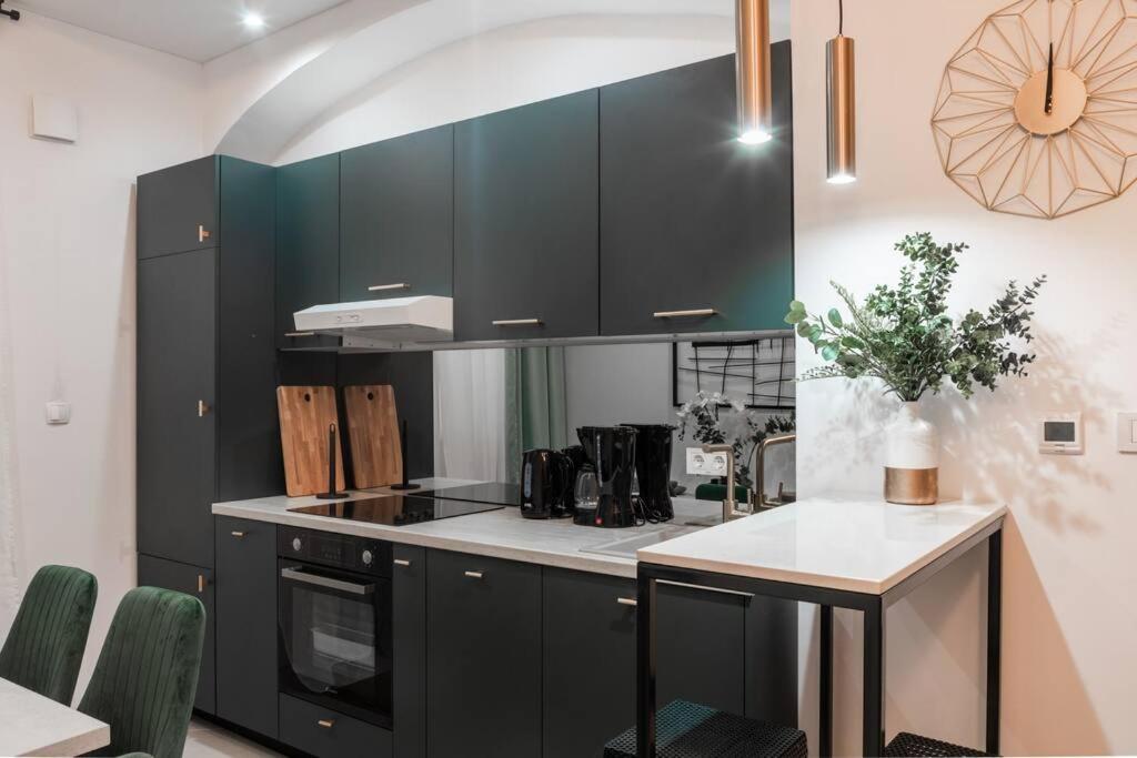 Roberto Boutique Studio Apartman Загреб Экстерьер фото